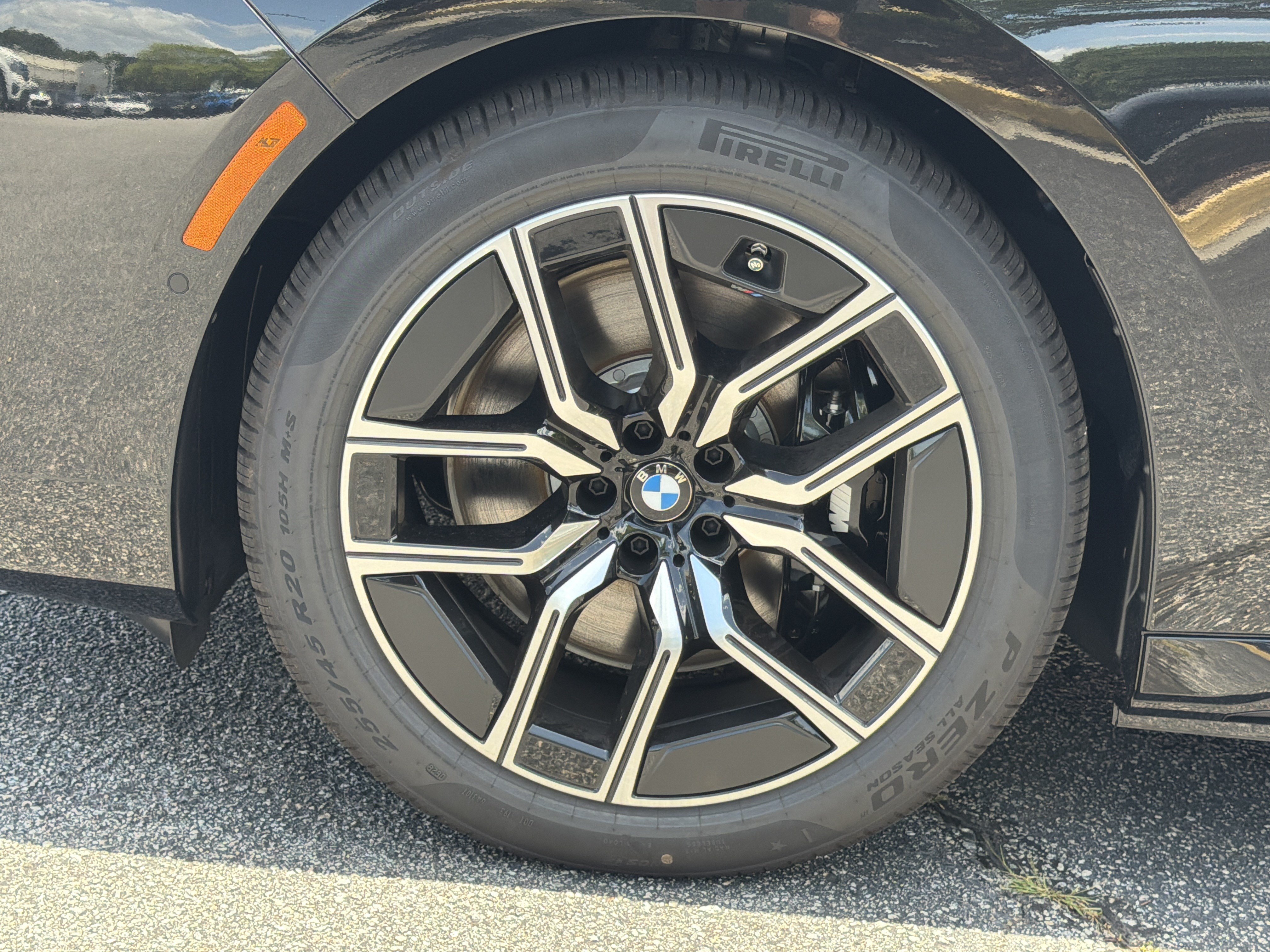 New 2026 Black Sapphire Metallic BMW xDrive60 image 24