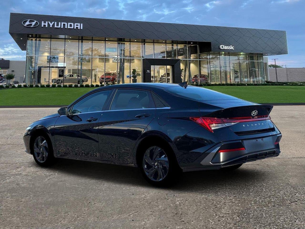 New 2026 Abyss Black Pearl Hyundai SEL Sport Premium image 4