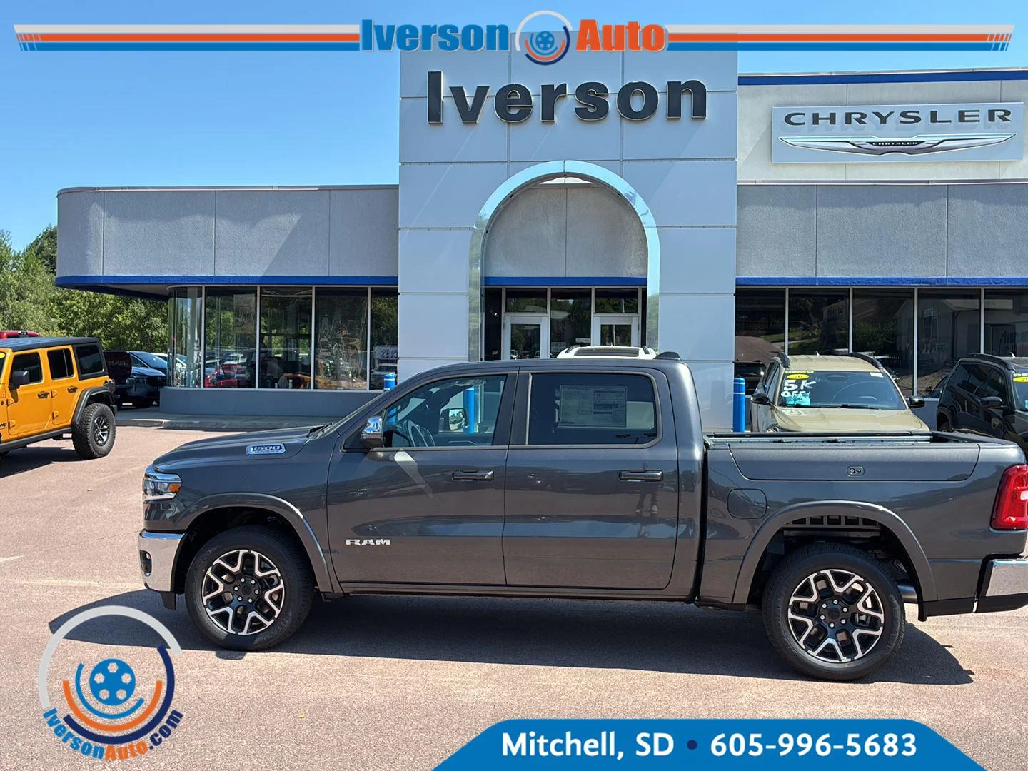 New 2027 Granite Crystal Metallic Clearcoat Ram Laramie image 8