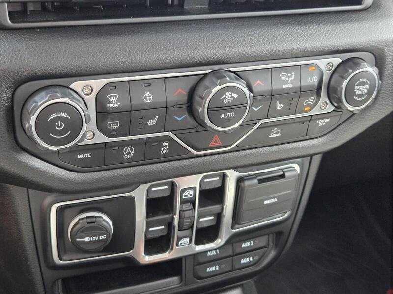 Used 2024 Black Clearcoat JEEP SPORT S 4X4 image 27