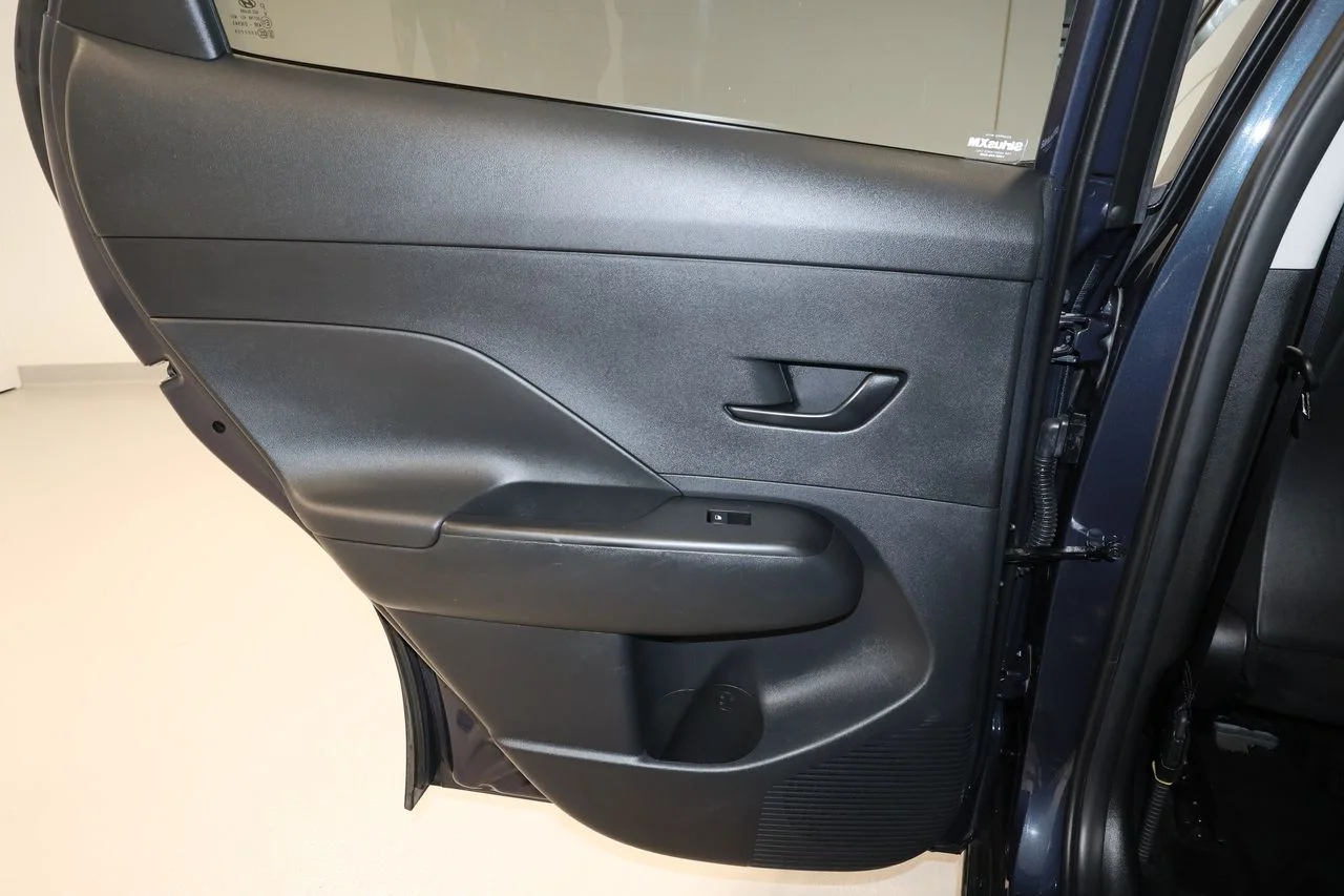 Used 2025 Blue Hyundai SEL image 20