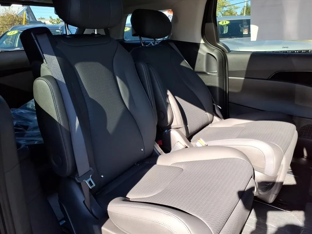 New 2026 Gray Kia SX Prestige image 9