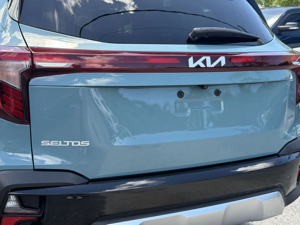 Used 2024 Blue Kia SX image 39