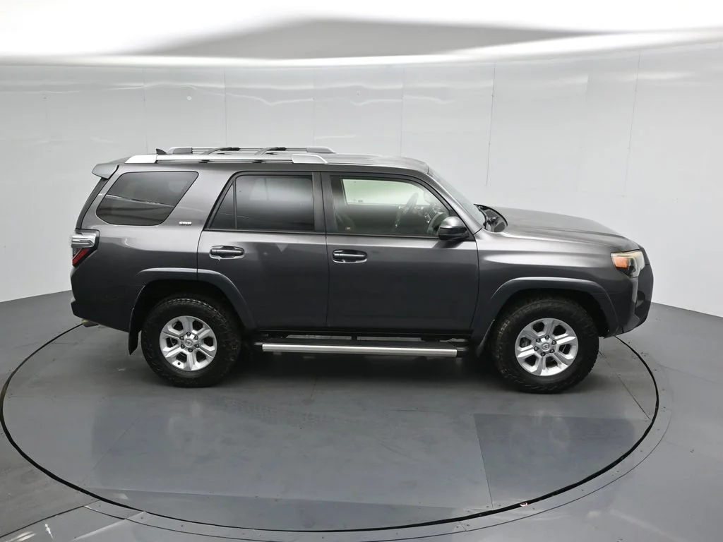 Used 2014 Gray Toyota SR5 image 35