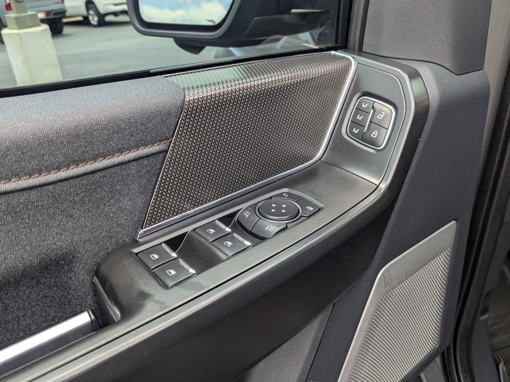 Used 2021  Ford Raptor image 12