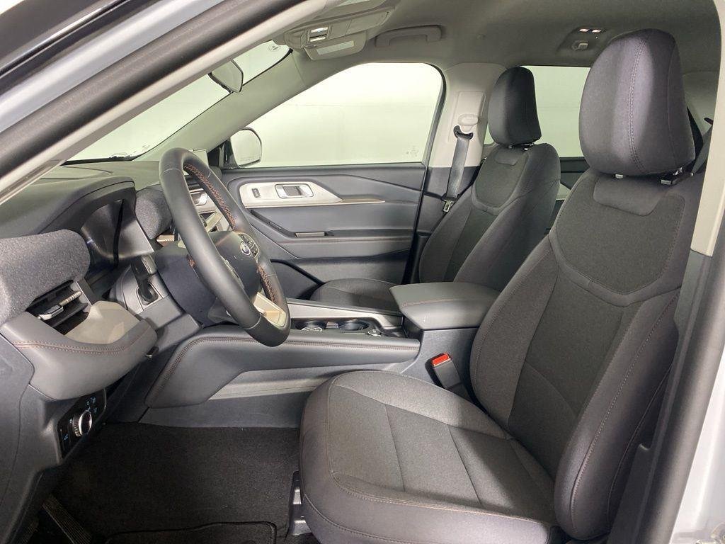 Used 2026 Star White Metallic Tri-Coat Ford Active image 12