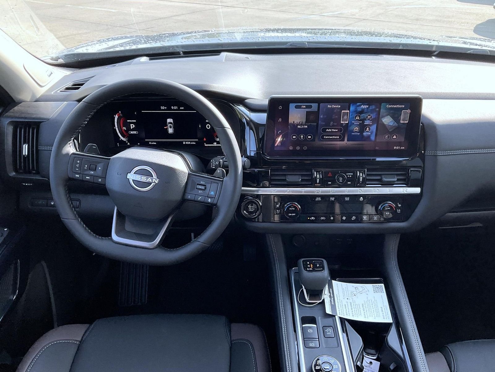 New 2026 Boulder Gray Pearl / Super Black Two-tone Nissan Platinum image 14