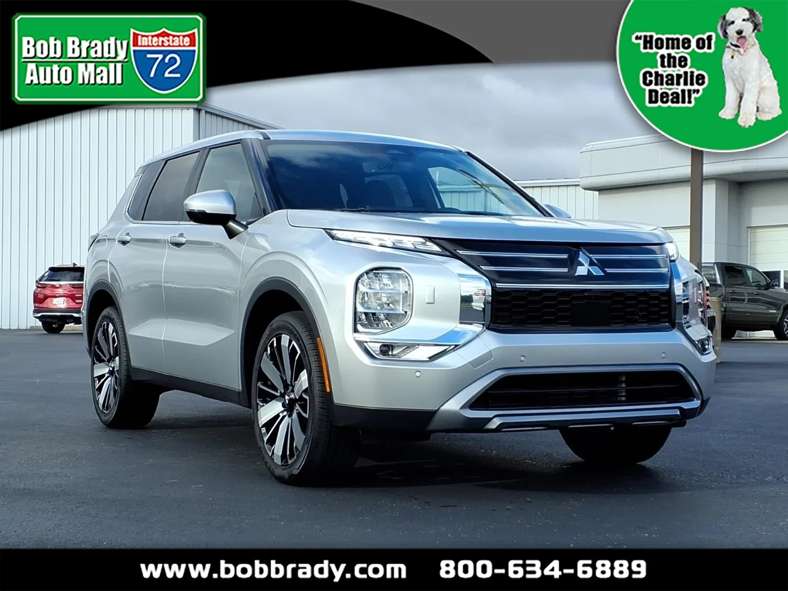 Used 2025 Alloy Silver Metallic Mitsubishi SE image 1