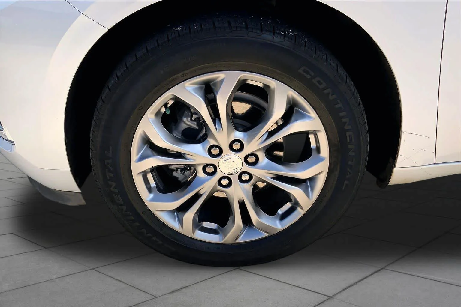 Certified Used 2021 WHITE FROST TRICOAT Buick Avenir image 10