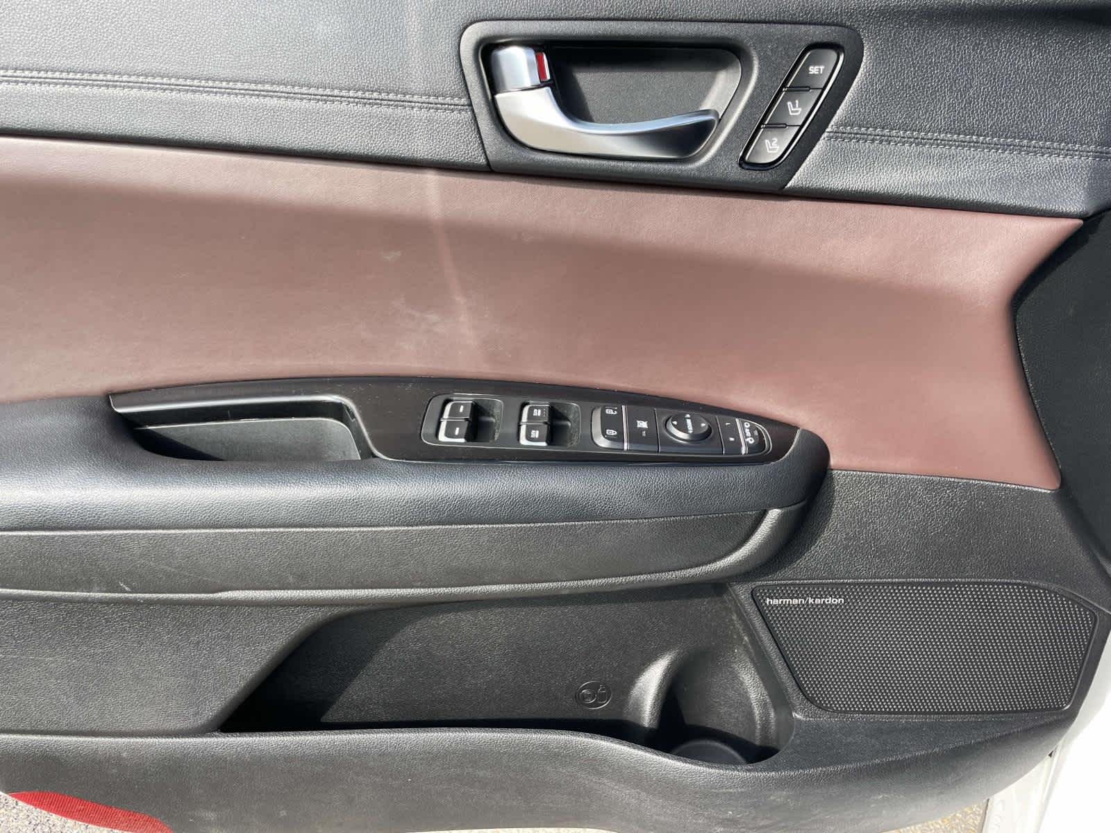 Used 2019 Snow White Pearl Kia SX image 36