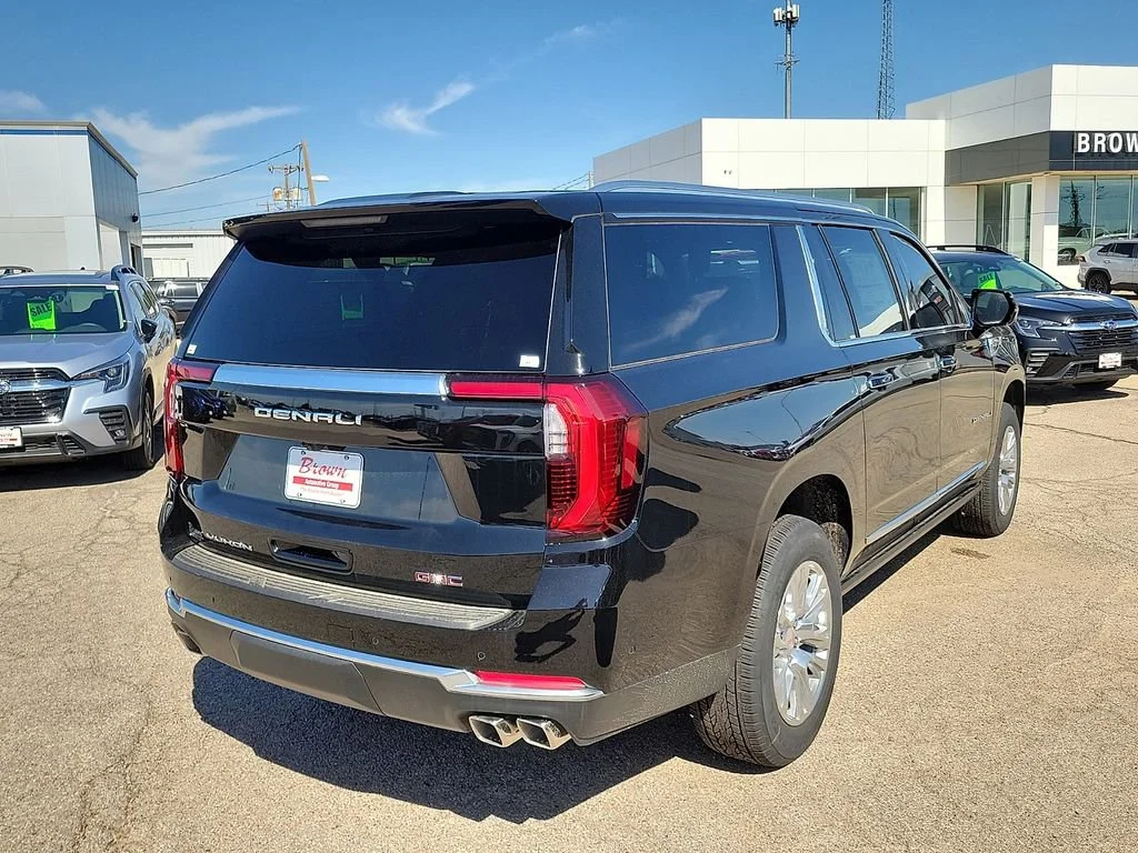 2026 GMC Yukon XL Denali - Photo 10