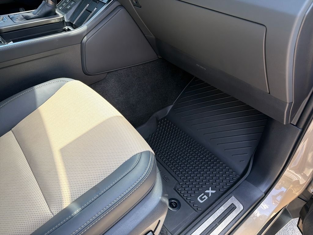 Used 2025 Black Lexus 550 Overtrail+ image 40