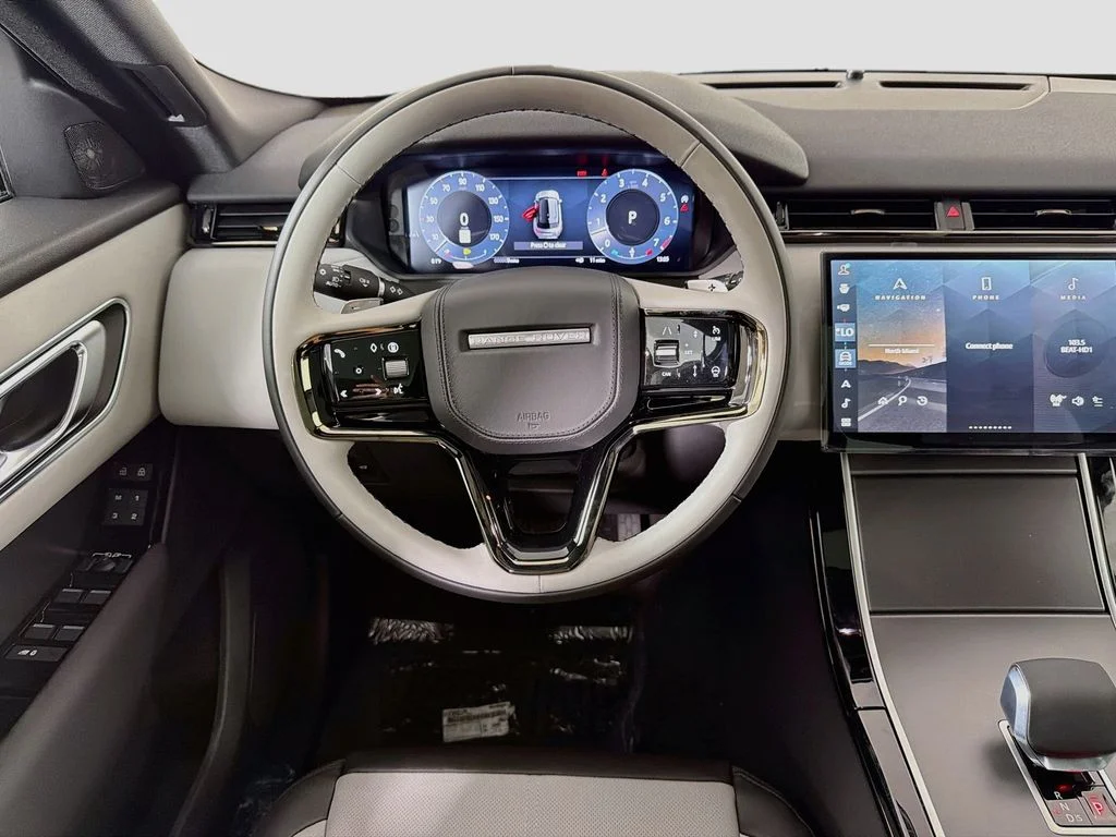 New 2026 Santorini Black Land Rover S image 24