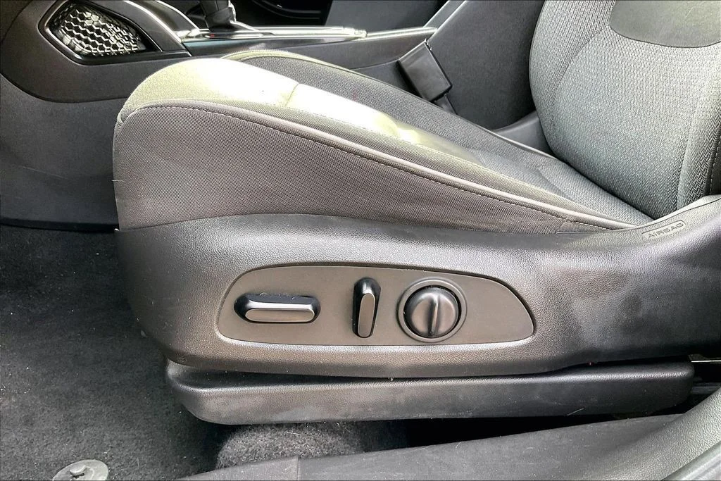 Used 2021 Blue Chevrolet LT image 18