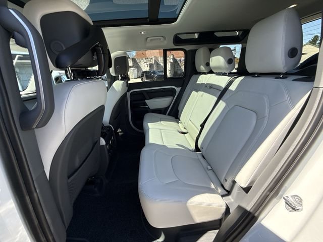2026 Land Rover Defender X-Dynamic SE - Photo 22