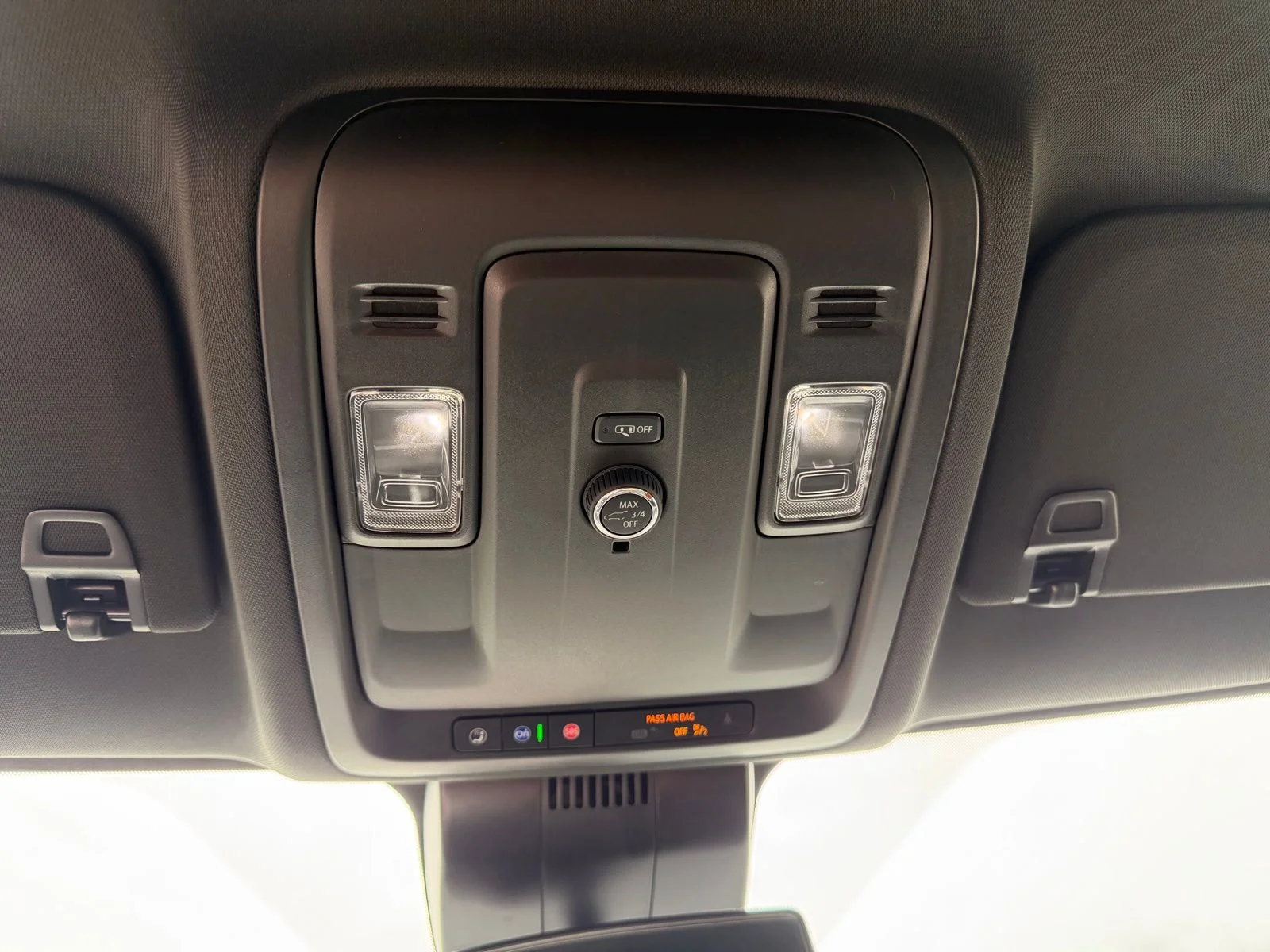 Used 2025 White Chevrolet LT image 23