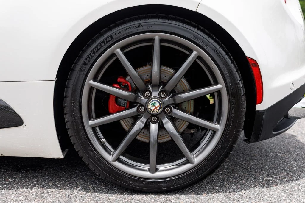 Used 2016 White Alfa Romeo Base image 30