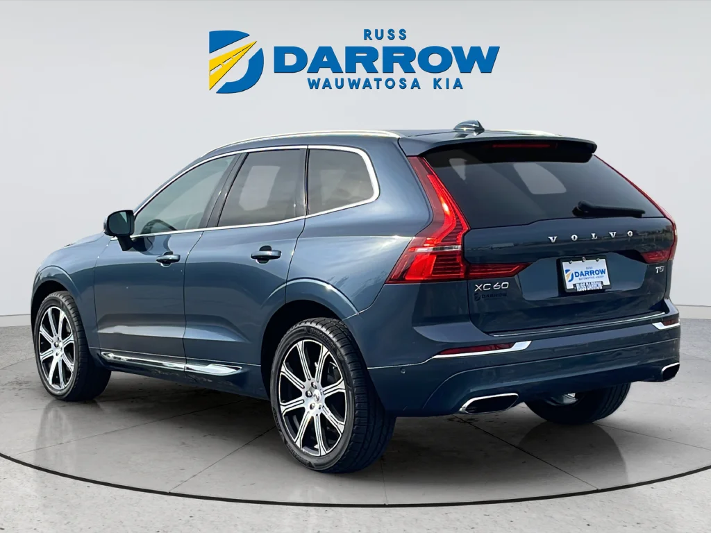 Used 2021 Blue Volvo T5 Inscription image 3