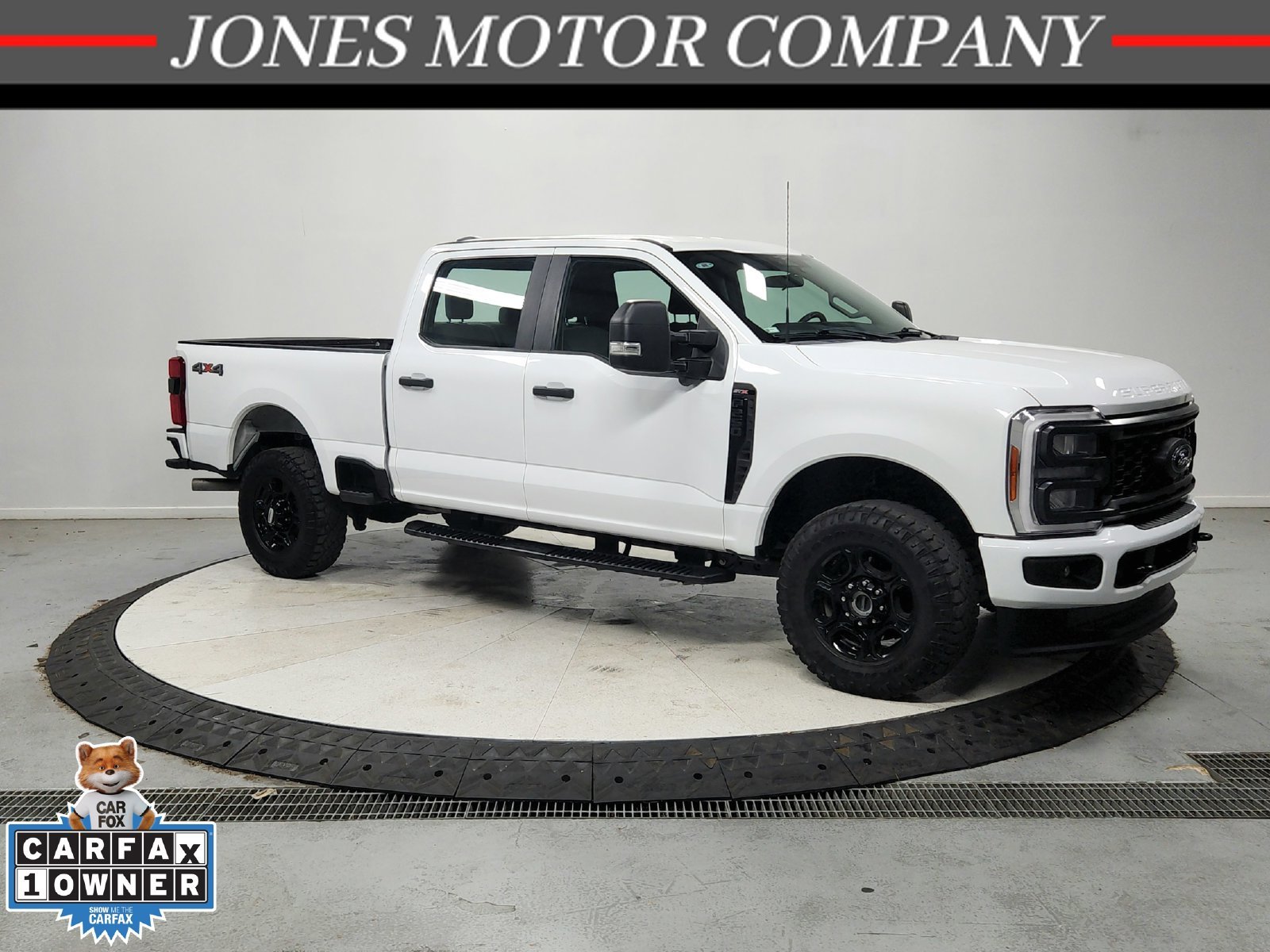 Used 2023 Oxford White Ford XL image 1