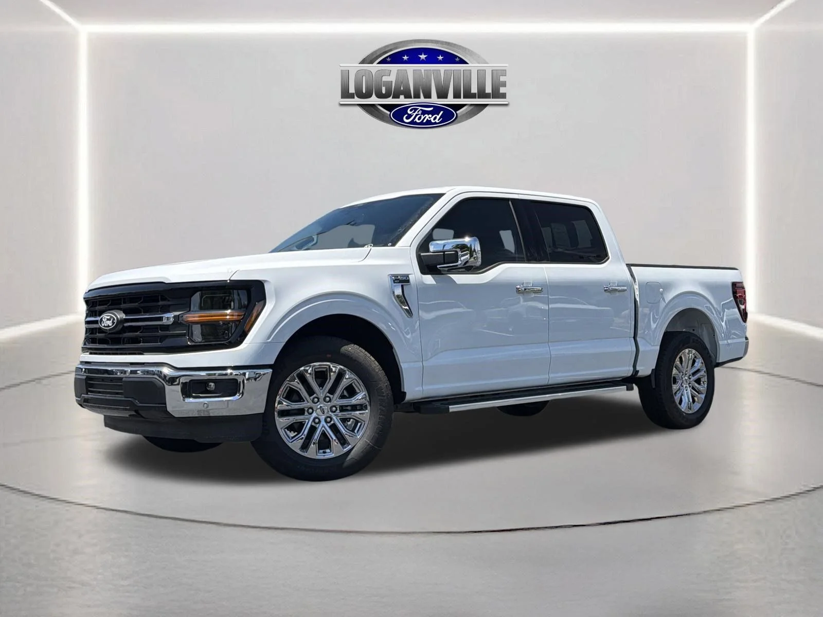 New 2026 Oxford White Ford XLT image 1