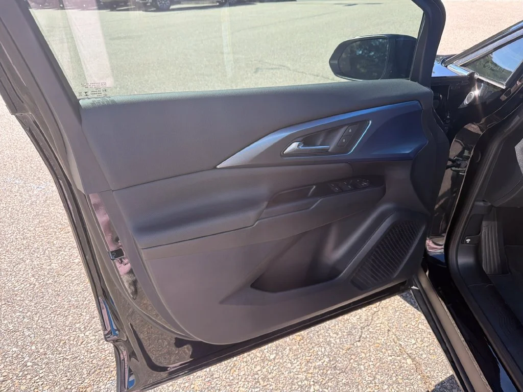 2026 Chevrolet Equinox EV 2LT - Photo 11