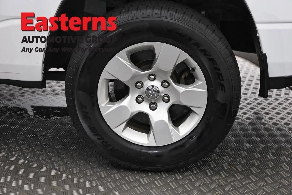 Used 2022 White Ram Big Horn/Lone Star image 34