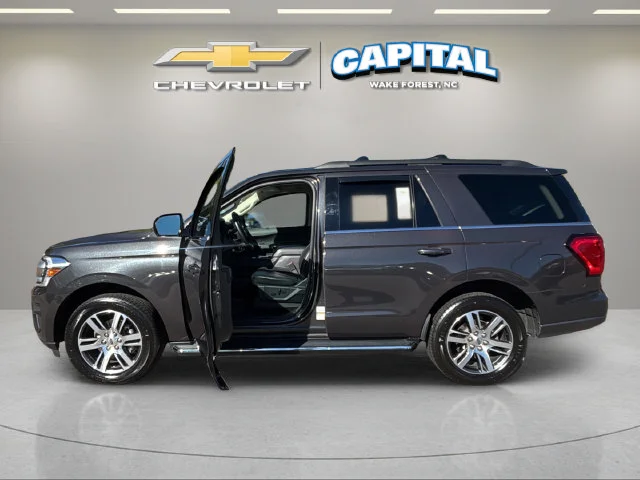 Used 2022  Ford XLT image 9