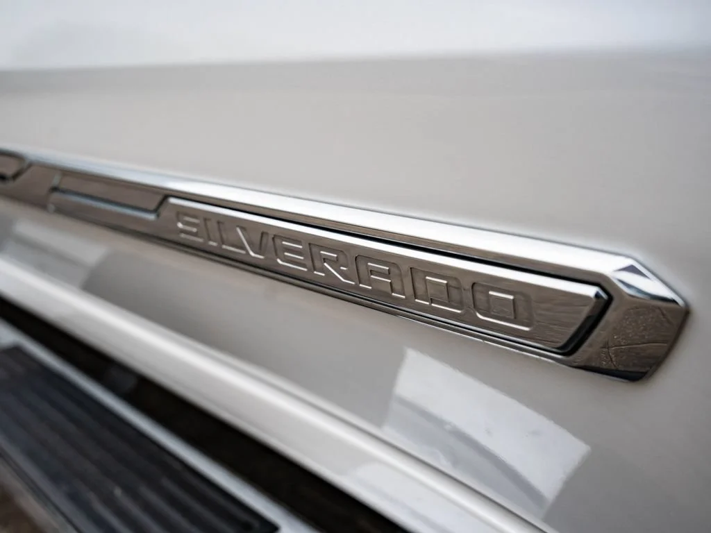 Used 2024 Iridescent Pearl Tricoat Chevrolet High Country image 16