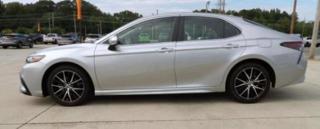 2024 Toyota Camry SE - Photo 11