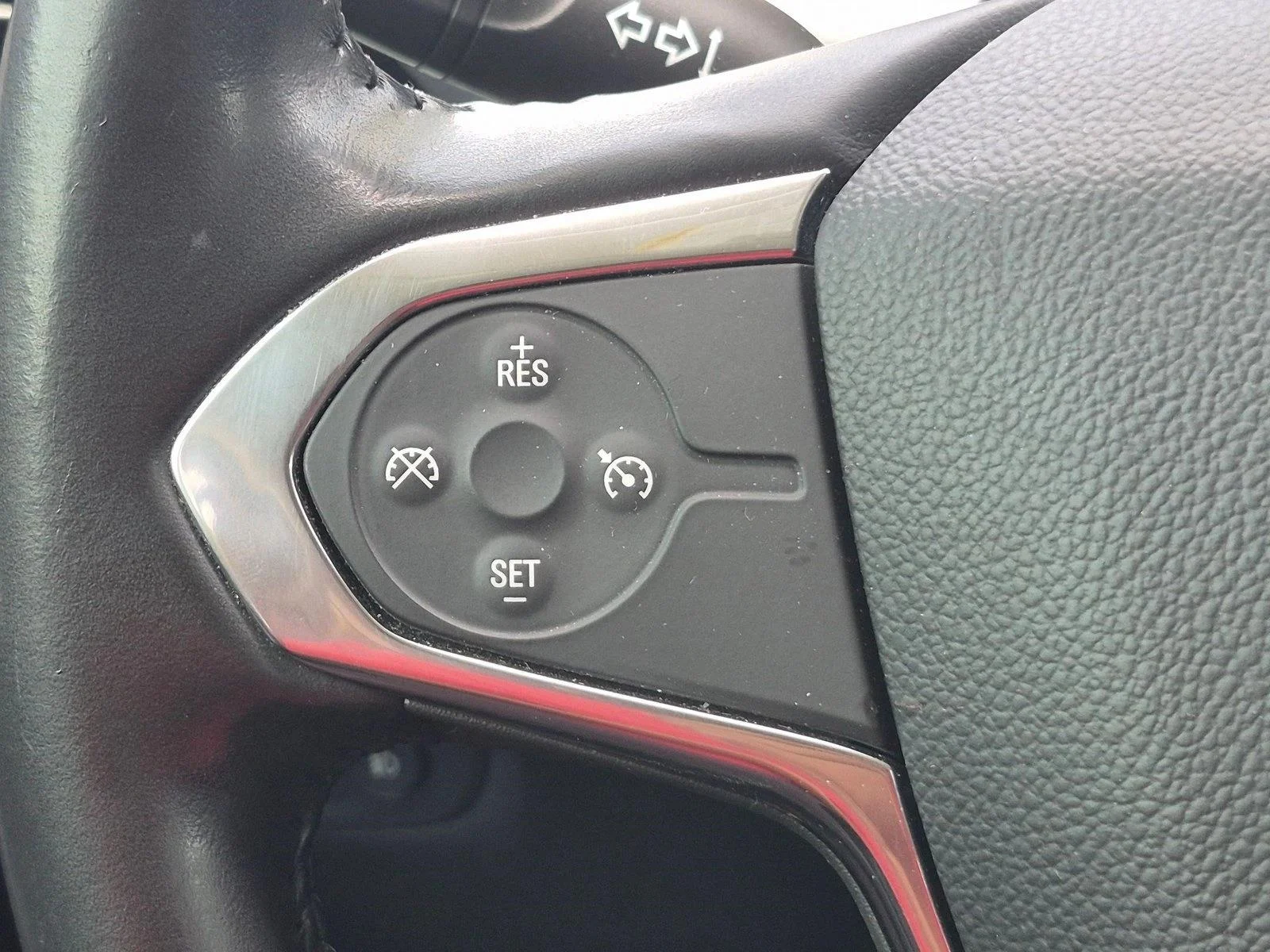 Used 2019 Satin Steel Metallic Chevrolet LT Cloth image 11