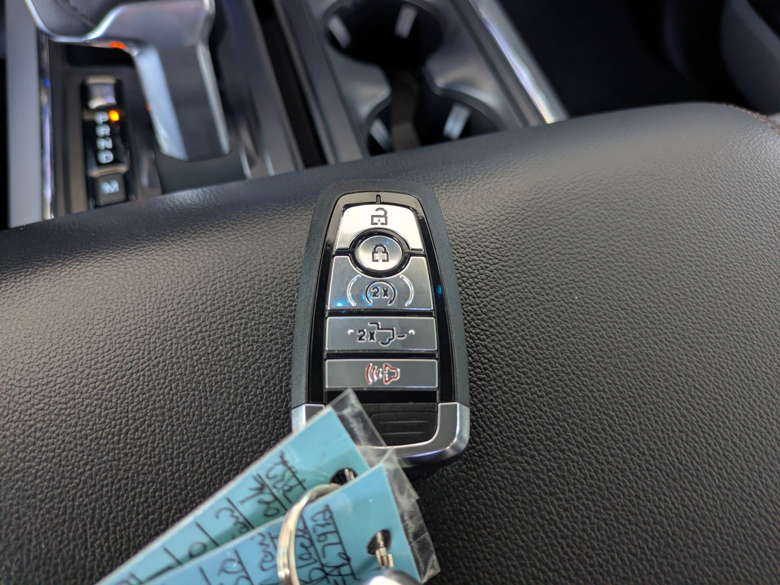 Used 2024 Black Metallic Ford LARIAT image 31