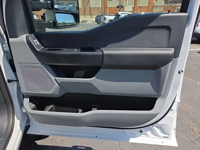 New 2026 Oxford White Ford F-600® XL image 10