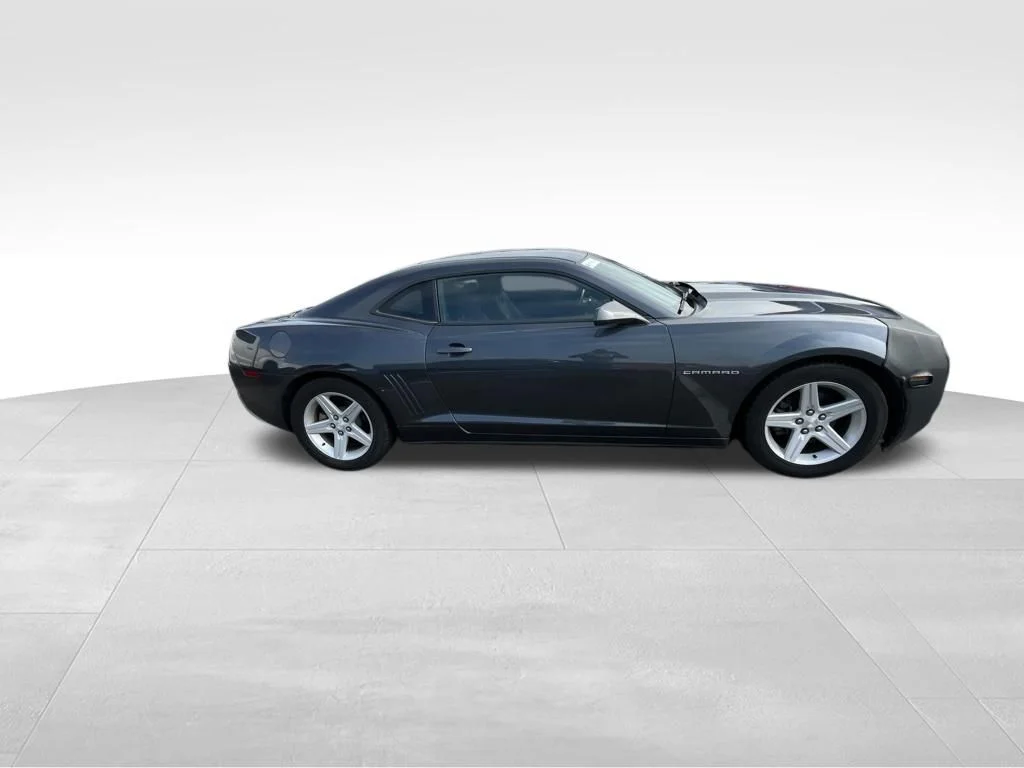 Used 2011 Gray Chevrolet 1LT image 23