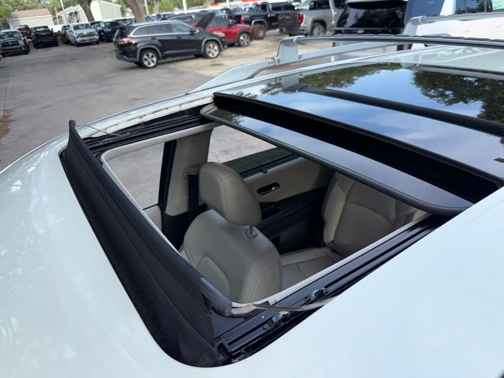 Used 2023 White Nissan SL image 12