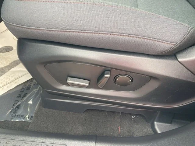 New 2026 Space White Metallic Ford Active image 13