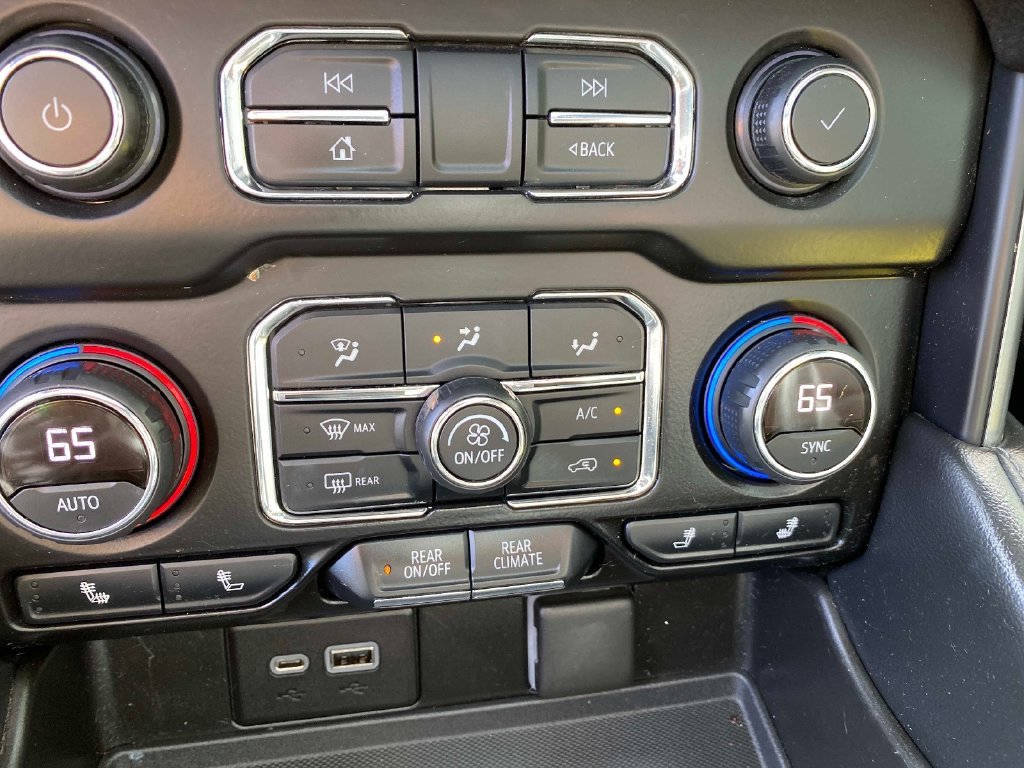 Used 2021 White Chevrolet LT image 17