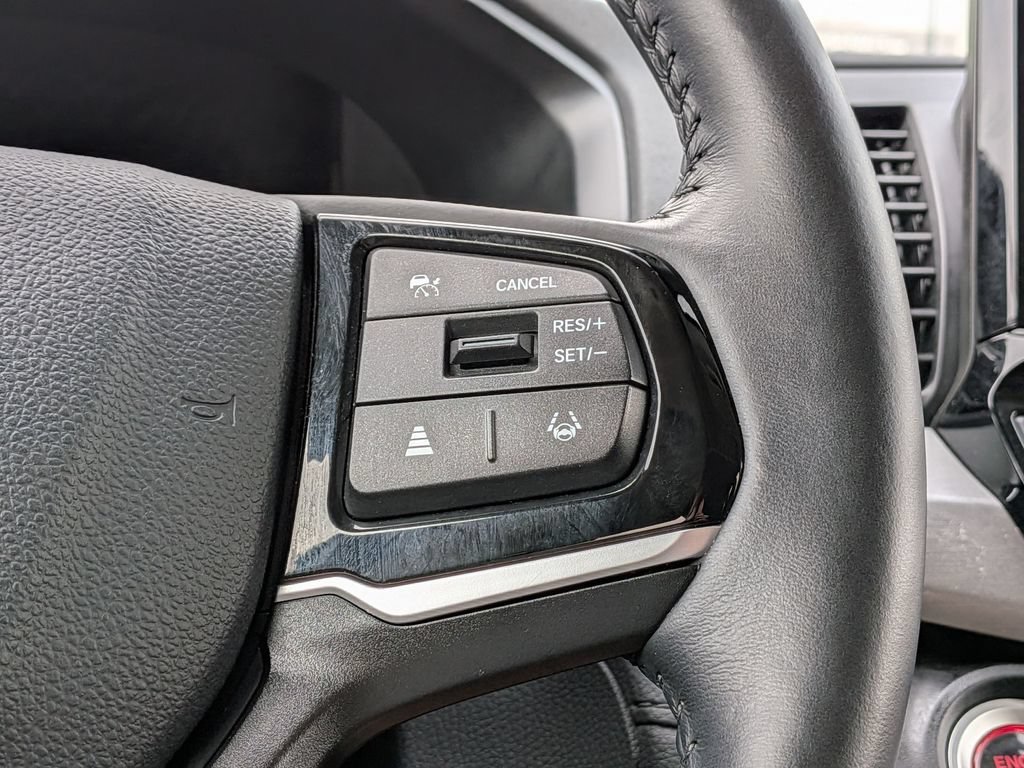 Used 2025 Silver Honda EX-L image 30