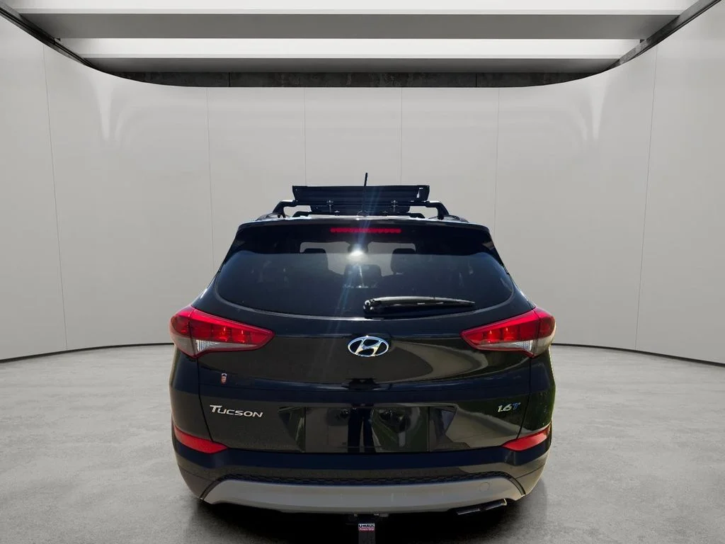 Used 2017 Black Noir Pearl Hyundai Night image 4