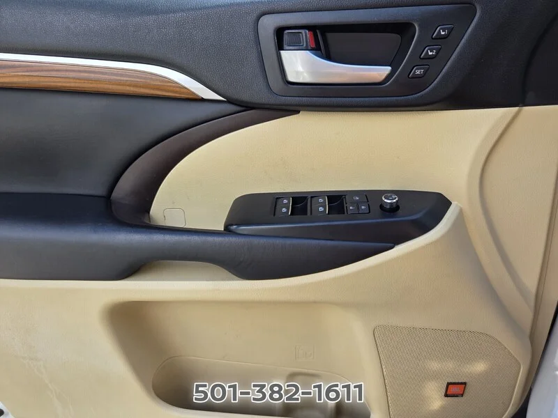 Used 2019 Blizzard Pearl TOYOTA LIMITED V6 FWD image 36