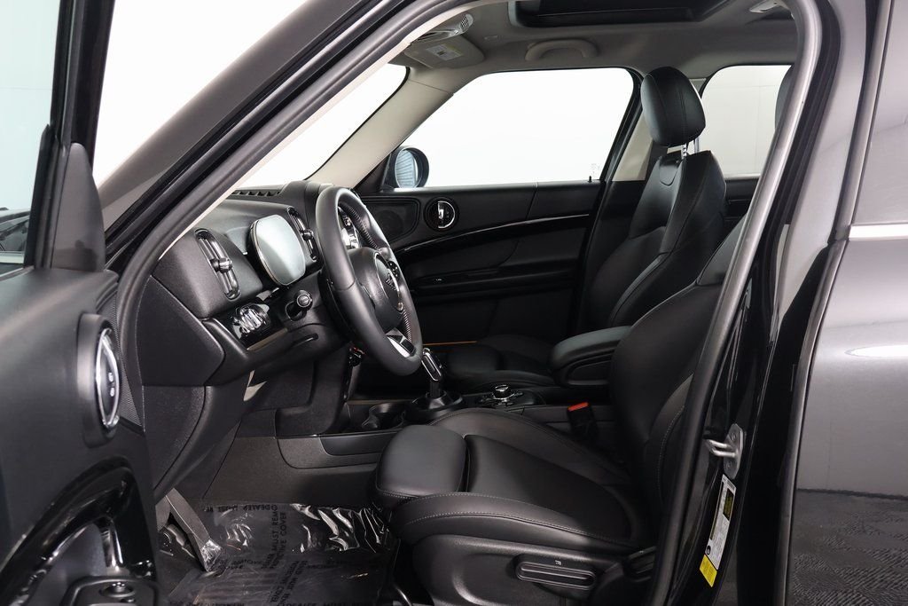 Used 2023 Midnight Black MINI  image 10