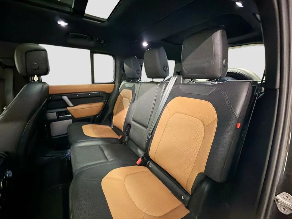 Certified Used 2024  Land Rover X-Dynamic SE image 25
