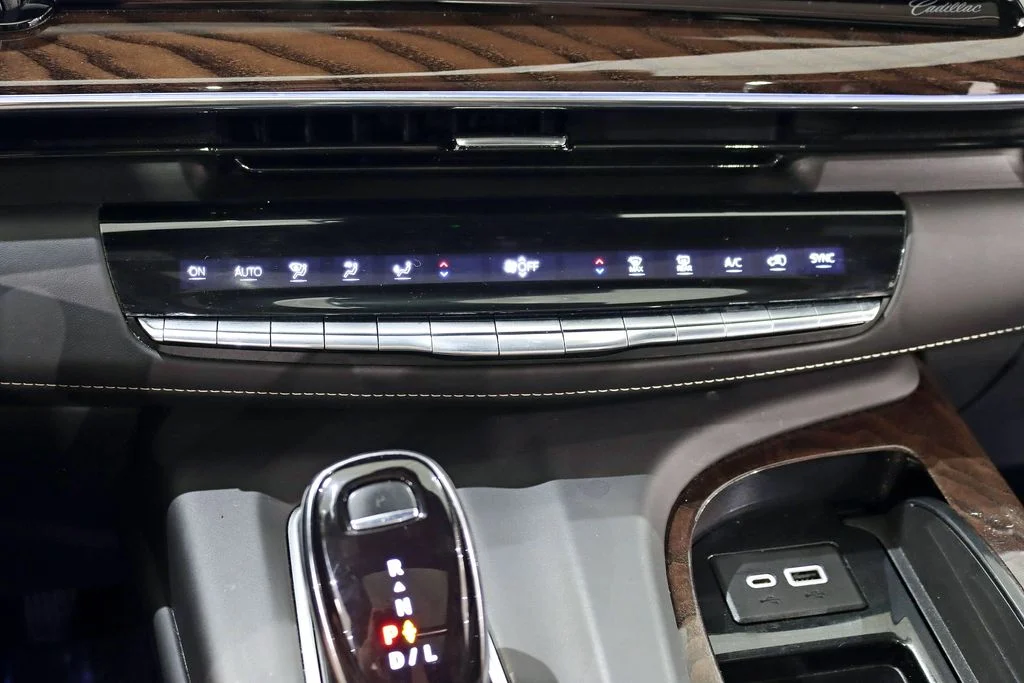 Used 2023 White Cadillac Sport Platinum image 29