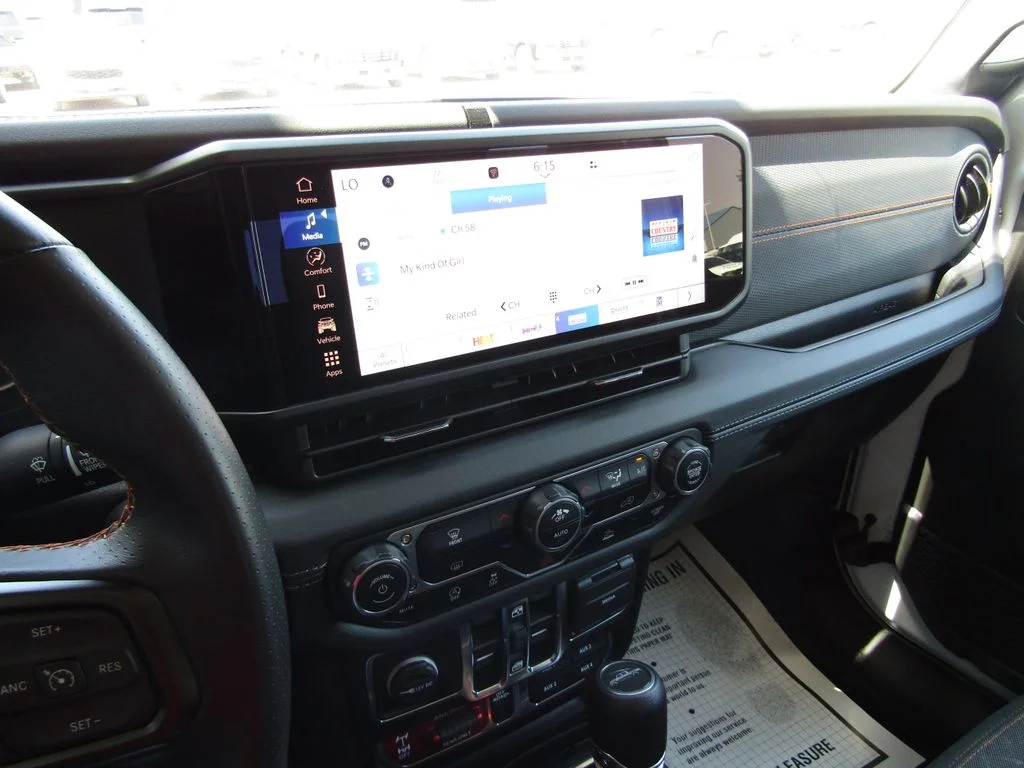 Used 2024 White Jeep Mojave image 22