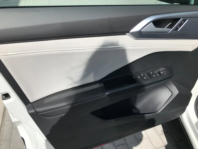 New 2026 Pure White Volkswagen SE image 13