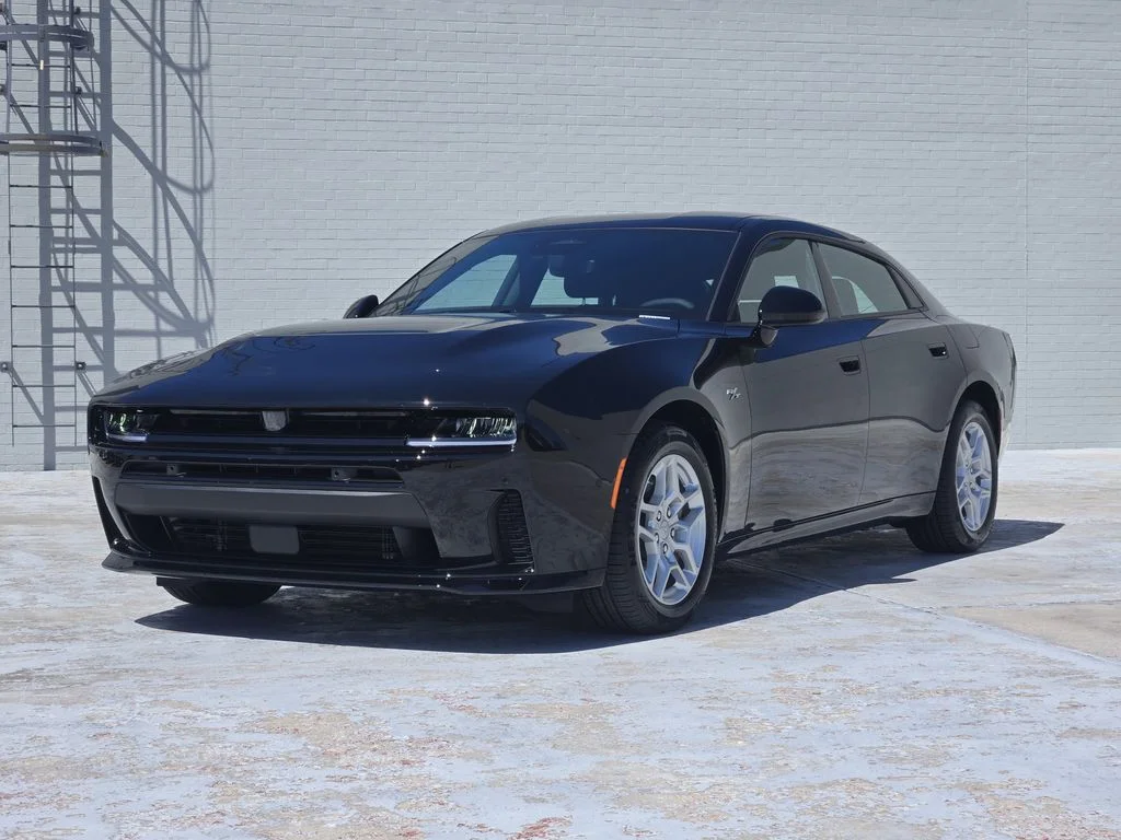 New 2026 Diamond Black Crystal Pearlcoat Dodge R/T image 2