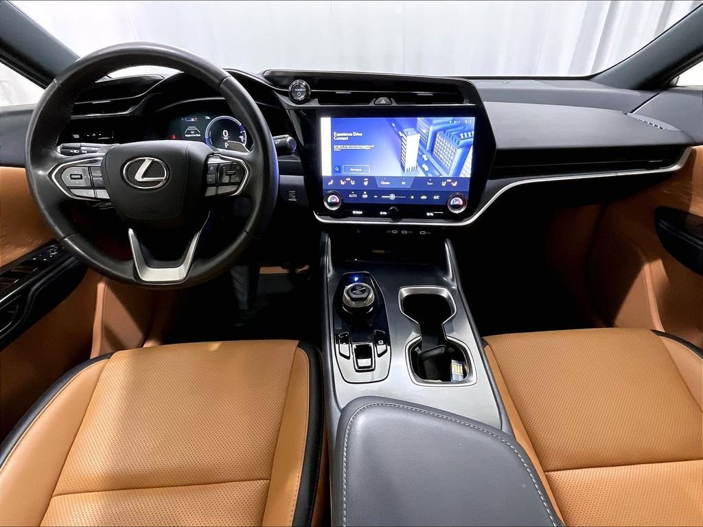 Used 2024 Iridium Lexus 450e Premium image 21