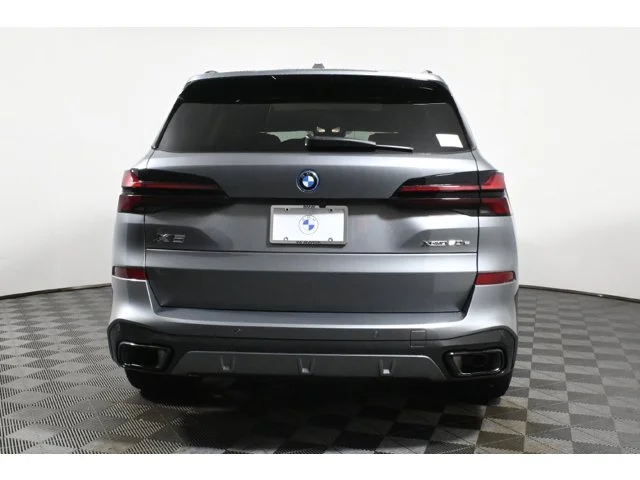 New 2026 Skyscraper Grey Metallic BMW xDrive50e image 6