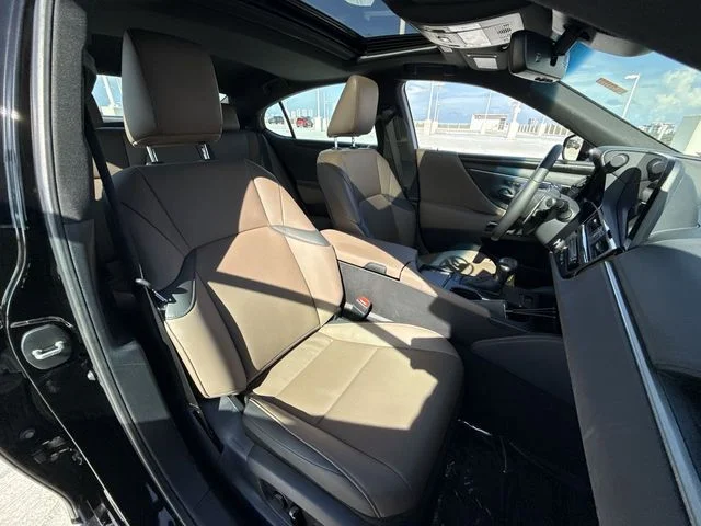 Used 2024 Black Lexus 350 image 26