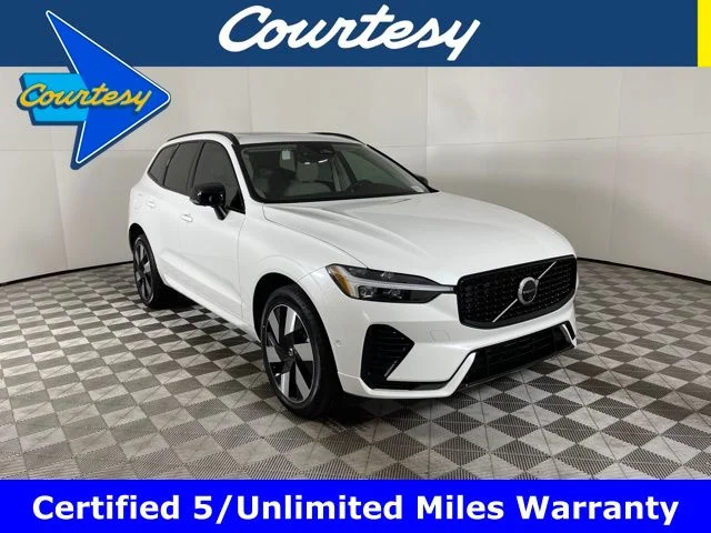 2024 Volvo XC60 T8 Plus Dark Theme AWD's photo