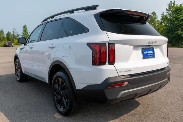 Used 2023 White Kia X-Line S image 8